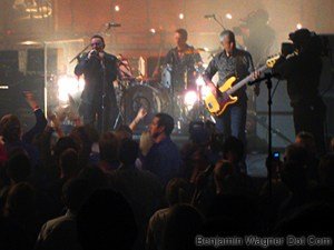 u2live_sm.jpg